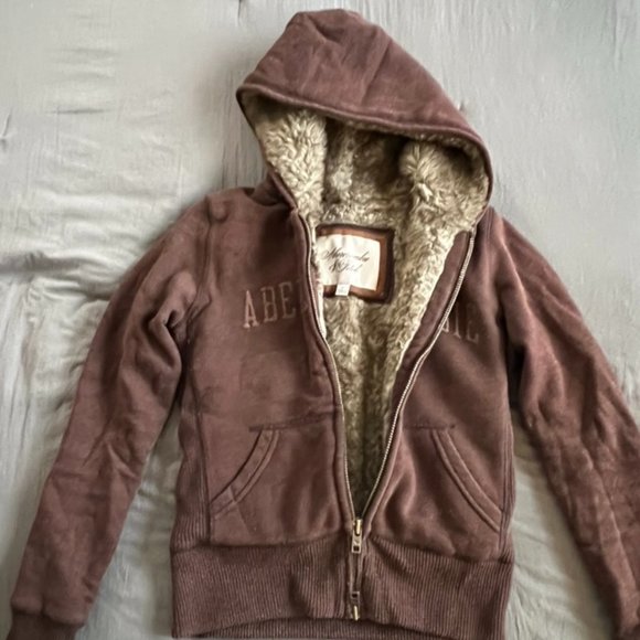 Vintage Abercrombie Faux Fur lined hoodie - Picture 2 of 6